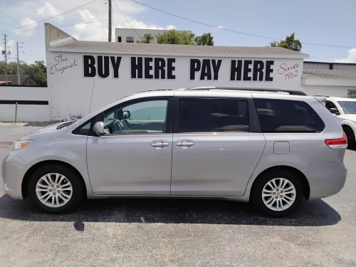 2014 Toyota Sienna XLE FWD 8-Passenger V6